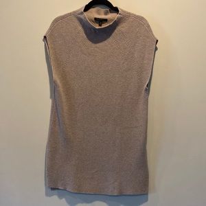 Banana Republic sleeveless tunic sweater